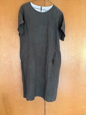 Relaxed Short-Sleeve Midi Dress in Dark Olive